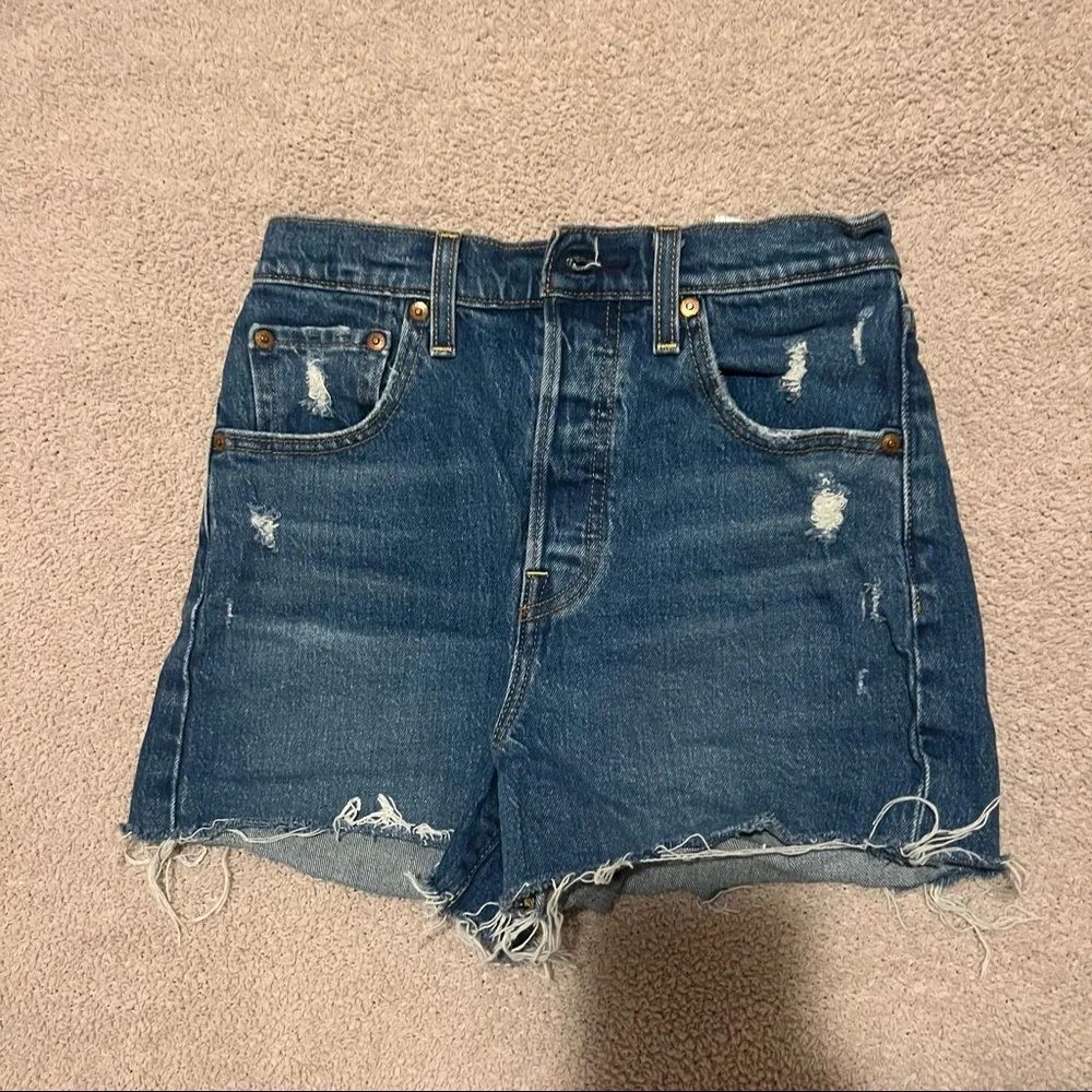 LEVI’s RIBCAGE SHORTS - Picture 3 of 4